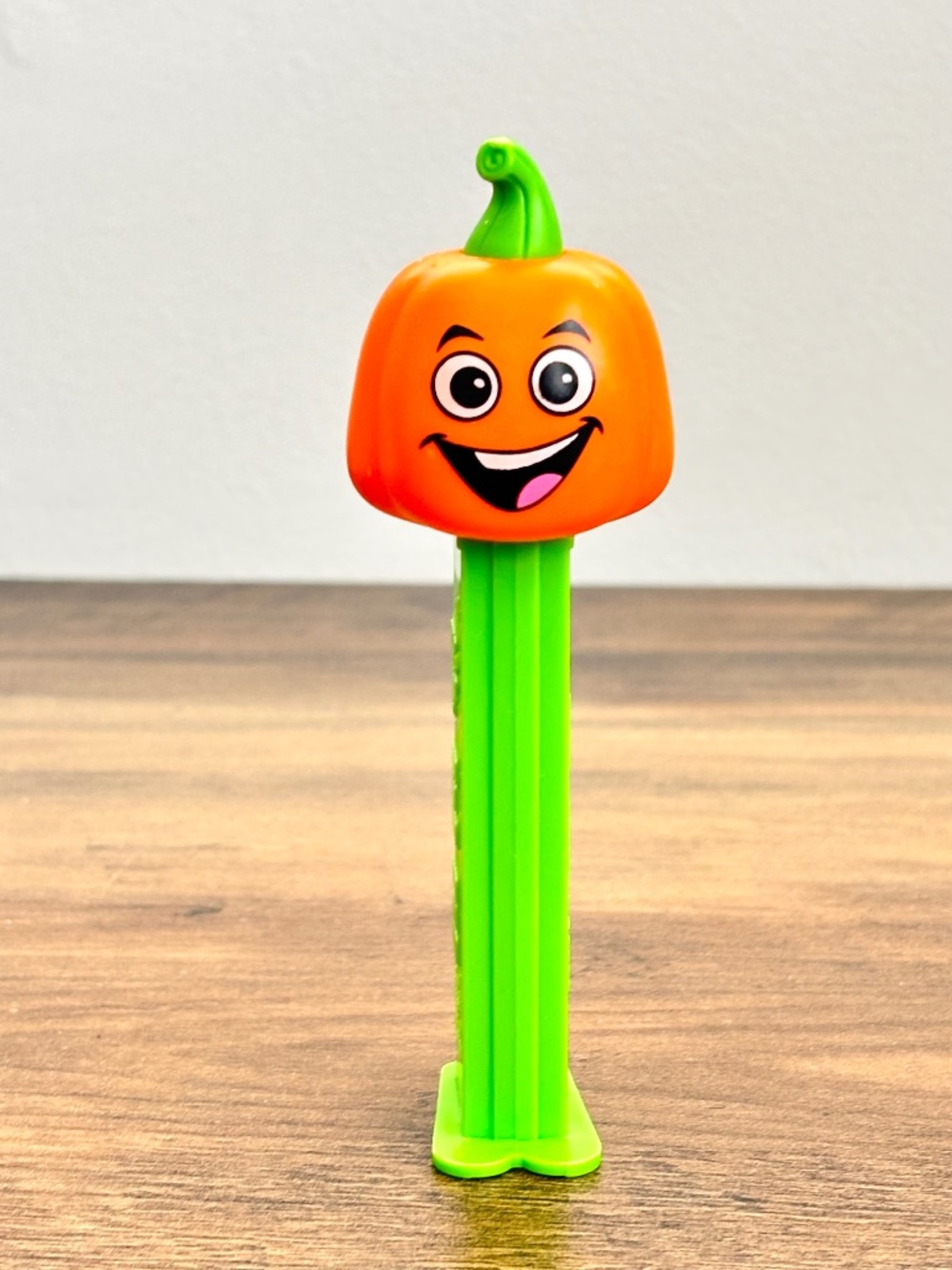 Halloween Smiling Pumpkin Jack O Lantern PEZ Dispenser Candy Collectible 2018